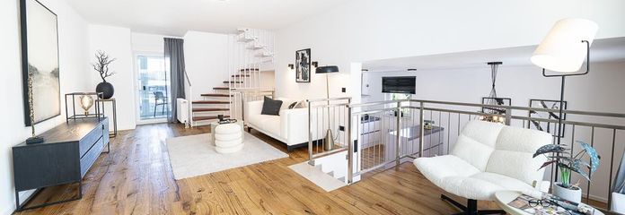 Architekten-Unikat in Neu-Anspach: Moderner Luxus & Erstbezug nach Sanierung – Wohnzimmer mit Leseecke