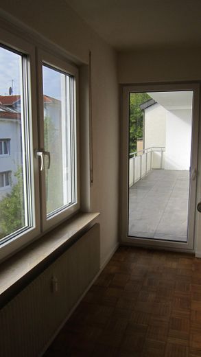 Ruhige zentrale 4,5-Zimmer-Wohnung mit großem Balkon 1. OG Herrenberg Ziegelfeld Wallbox Stellplatz – Schlafen