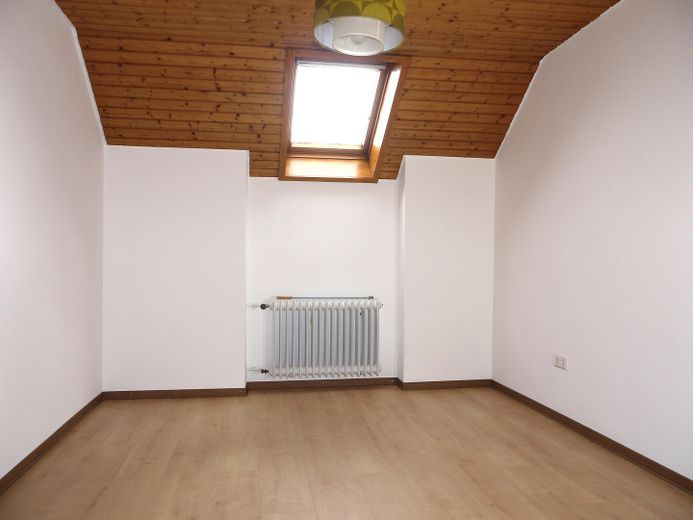 Appartamento mansardato di 3 locali + ufficio – Kinderzimmer