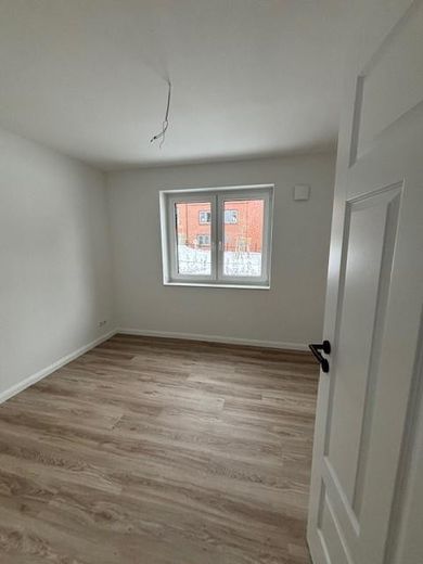 Für Kapitalanleger, direkt an der Elbe, Neubau, Mietrendite 3,8%, Abschreibung 5% – Zimmer