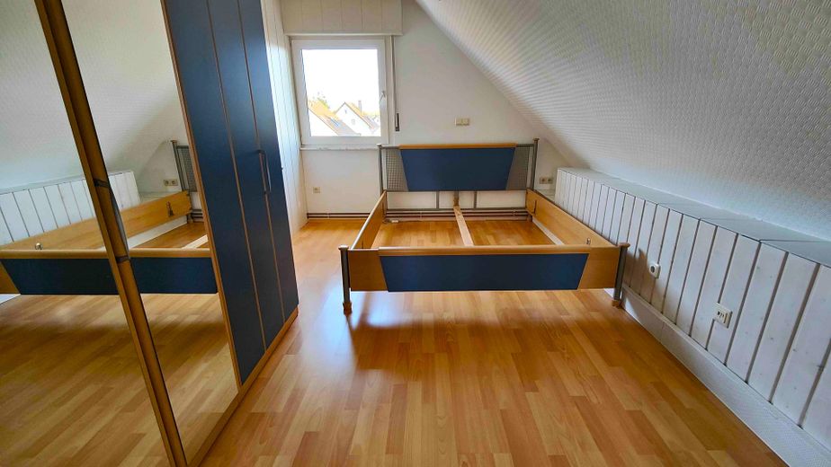 Provisionsfreies 3-FH in toller Lage von Rumpenheim – Schlafzimmer DG
