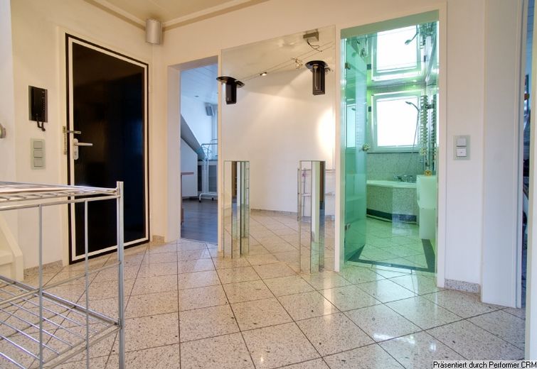 Möblierte Maisonettewohnung mit Balkonterrasse, Klimaanlage und Gästezimmer, PKW-Stellplatz möglich – 2f6266c1e4f4414be5604e596b90b5db6d5c4248.jpg