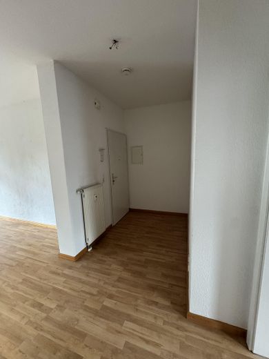 Güzel balkonlu ve yeşil manzaralı 2 odalı daire kiralıktır! – Flur 