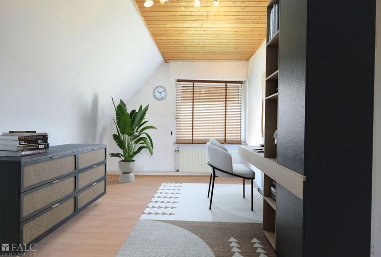 Freistehendes Einfamilienhaus mit großem Garten! – Arbeitszimmer OG