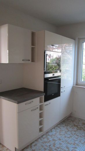 Zentrale ruhige 4,5-Zimmer-Wohnung mit großem Balkon 1. OG in Herrenberg Ziegelfeld von privat – Küche
