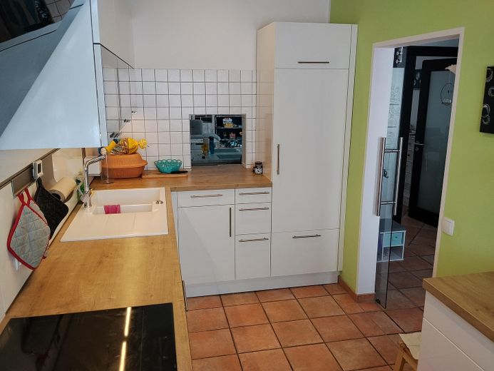 Küche mit Durchreiche 