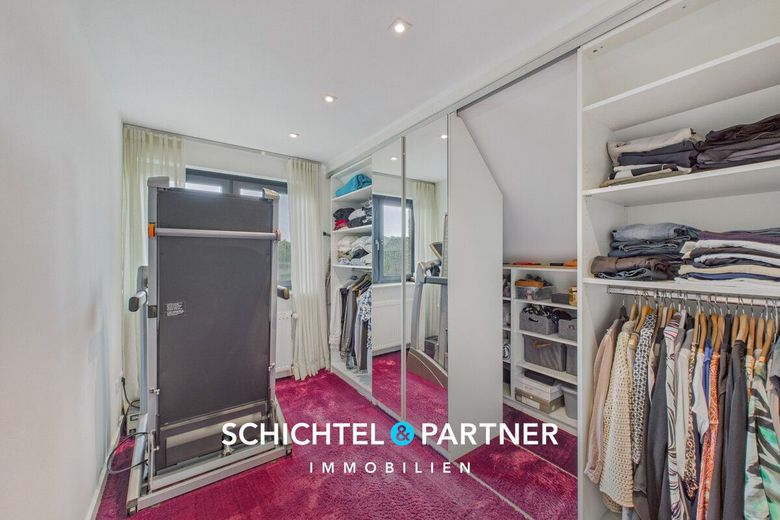 Hagen | Bezugsfertiges Einfamilienhaus | 2023 hochwertig modernisiert – S&amp;P | Ankleidezimmer
