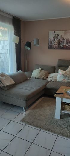 Grosszügiges RH mit 4 Schlafzimmer, 2 Bädern in Horheim-Wutöschingen von Privat – Wohnzimmer