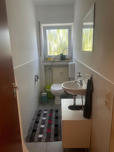 Schöne helle 3-Zimmerwohnung – Toilette separat