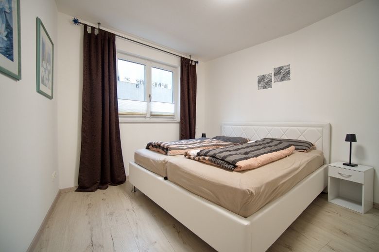 Alternativa all’hotel completamente arredata nella bella Witten-Rüdinghausen, con terrazza e camino – 76cac76d5d33e4d8bb8f4c846aa97aafc55ffdb6.jpg