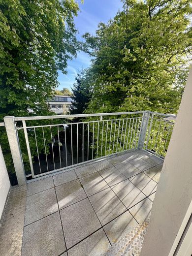 Mieszkanie 4-pokojowe | Balkon | duża kuchnia | pomieszczenie gospodarcze | miejsce parkingowe – Balkon