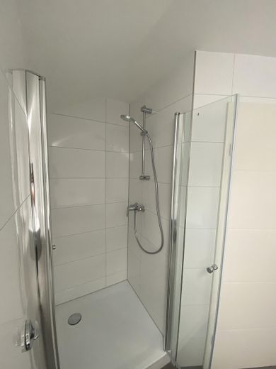 Zentrale 3 Zimmer Wohnung in Lohmar, Klimaanlage, Balkon – Dusche