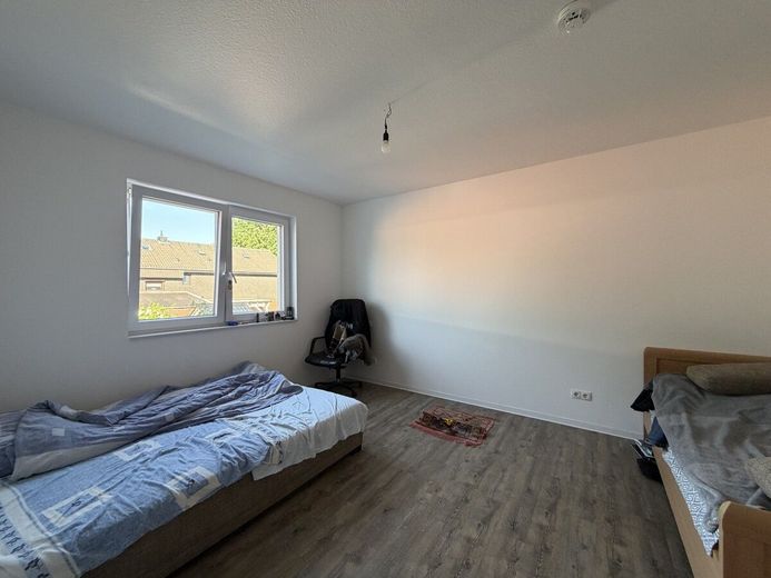 *Zentral gelegene 2 Zimmer Wohnung für Singles oder Pärchen per sofort zu vermieten !!!* – Schlafzimmer