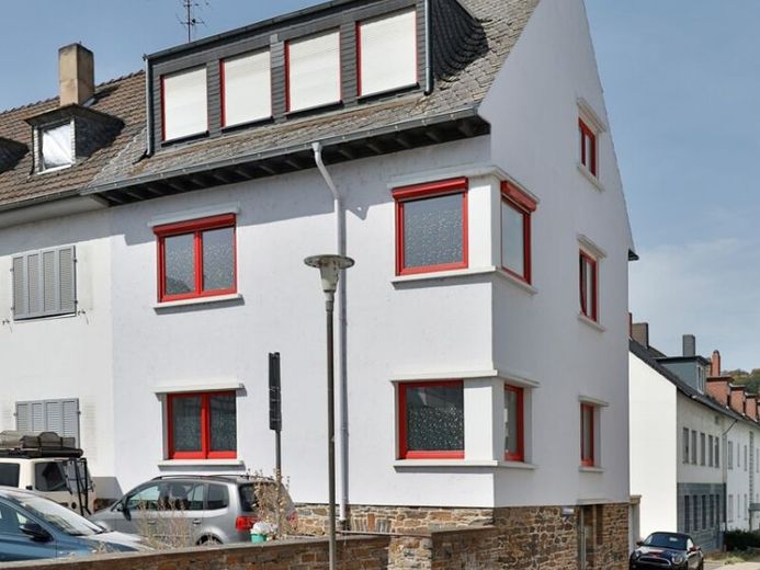 Starke Kapitalanlage IN KOBLENZ - 3 Wohnungen, 3 Garagen – फोटो 1