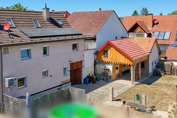 Wörth: Modernisiertes EFH mit Garten und Nebengebäude