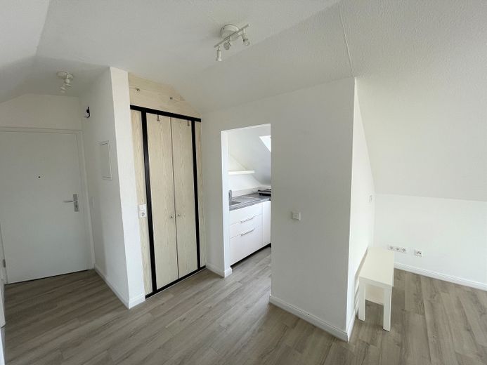 Bright city apartment => 5 min to Jahnplatz by train – Flur