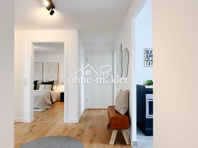 Francoforte a due passi: luminoso trilocale con parquet e terrazza sul tetto – Foto 1