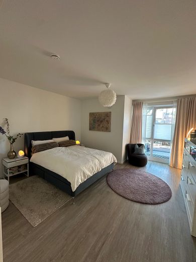 Traumwohnung mit exklusiver Einbauküche und großzügigem Balkon. – Schlafzimmer