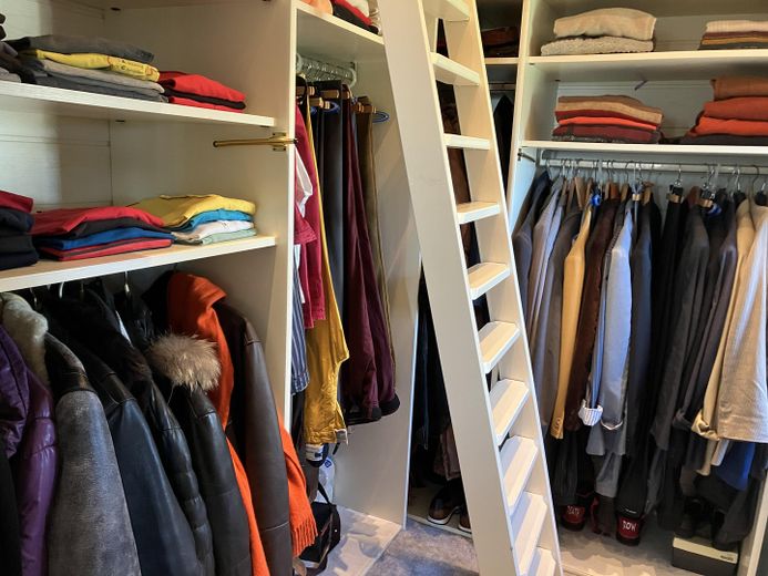Begehbarer Schrank