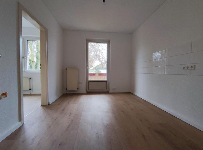 Appartamento ristrutturato di 2,5 locali con balcone e uso del giardino – Küche