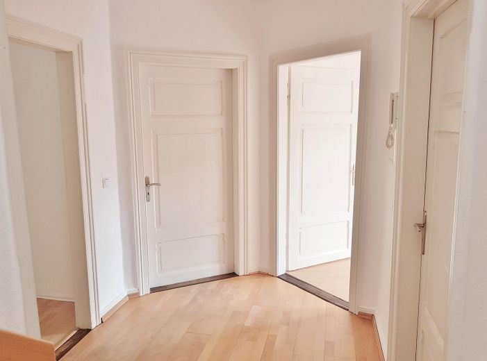 Maisonette mit Dachterrasse in centrumsnaher Anliegerstrasse – Flur