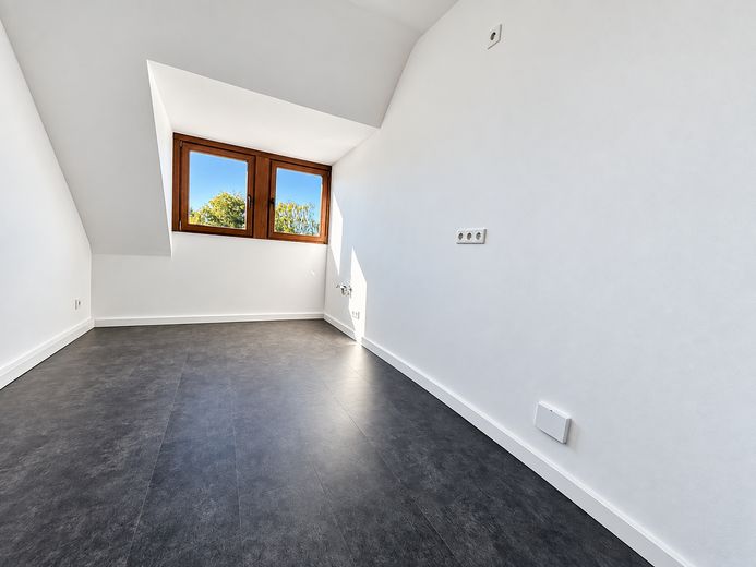 Sogno mansardato + giardino + sottotetto - subito disponibile – Foto 10