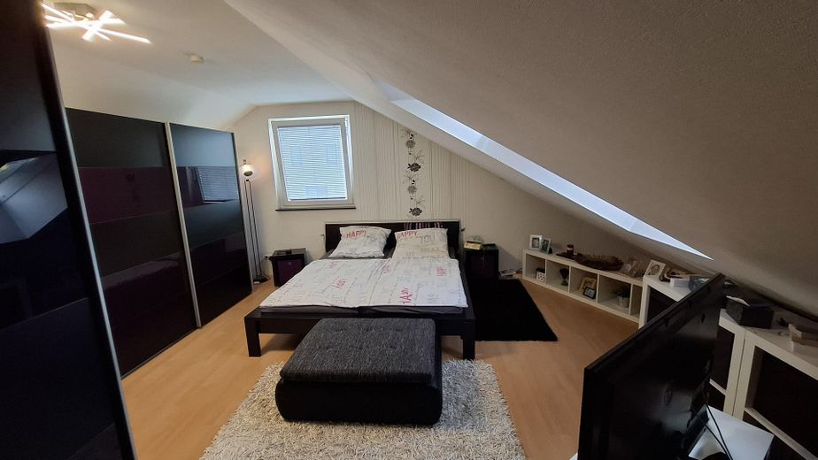 gepflegte Doppelhaushälfte mit Garten in Brühl-Eckdorf (provisionsfrei) – Studio (DG)