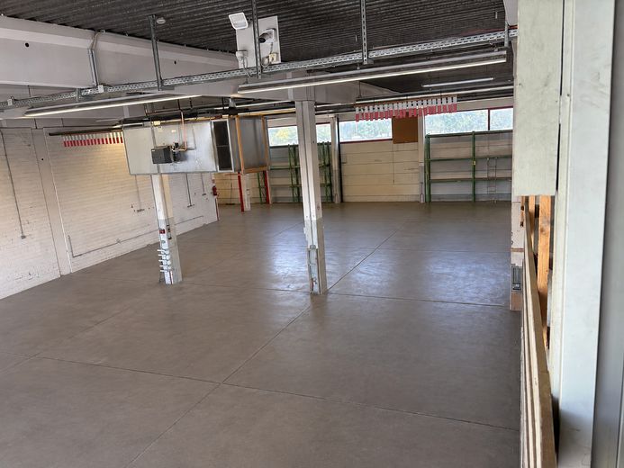 Lager/ Produktionsflächen ca. 1400 m2 mit Büro / teilbar – Foto 8