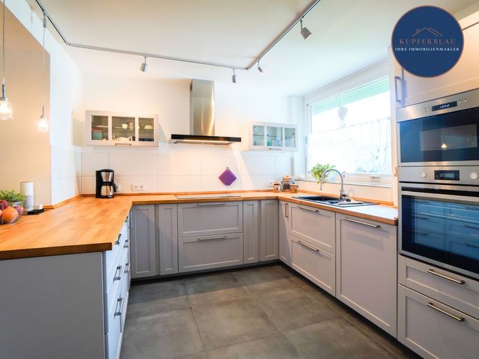 Sanierter Bungalow mit traumhaftem Garten in ruhiger Lage in Rheinbach-Stadt – Küche