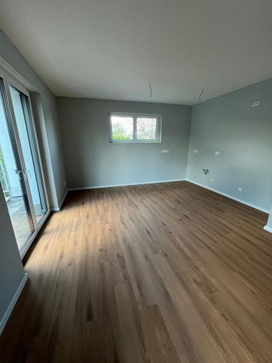 Exklusive 2-Zimmer Neubauwohnung – Wohn-/Essbereich