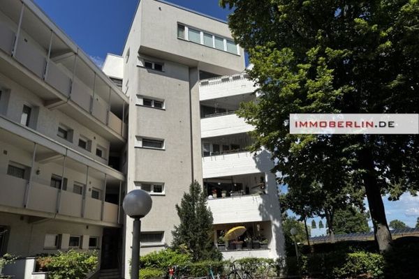 IMMOBERLIN.DE - Wasserblick! Adrette Dachgeschosswohnung mit Westterrasse in gefragter Lage