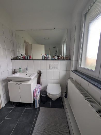 Casa di testa individuale di architetto con 4 locali a Schenefeld – Badezimmer