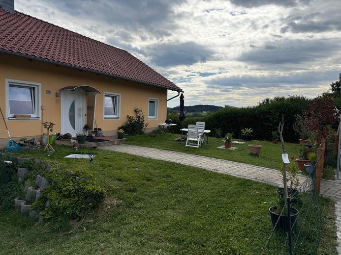 Einfamilienhaus auf einer Ebene im bayerischen Wald – Foto 2
