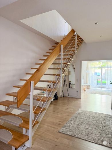 Exklusiv saniertes Gartenhaus ca. 150qm WFL, 3 Schlafzimmer, schöne Terrasse etc. – Foto 19
