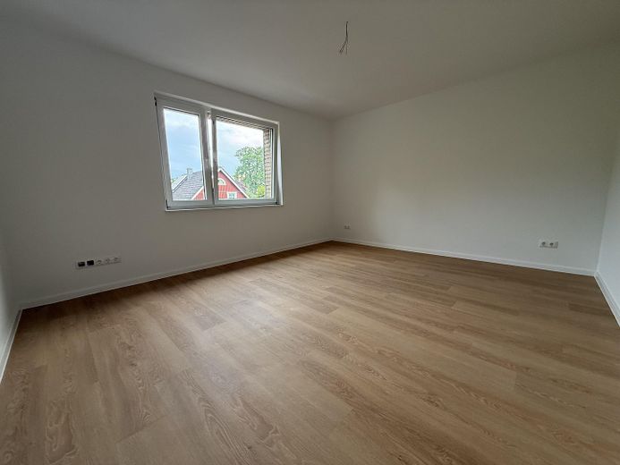 Kernsanierte 3-Zimmer Wohnung im 1. OG mit großem Balkon, Fußbodenheizung und Stellplatz – फोटो 6