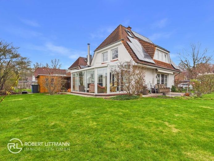 Maison individuelle exclusive située dans un emplacement privilégié à Delmenhorst – Photo 1