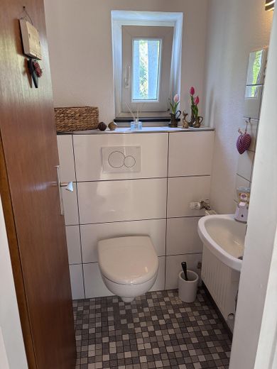 Freistehendes Einfamilienhaus in Offenburg-Hildboltsweier – Gäste-WC