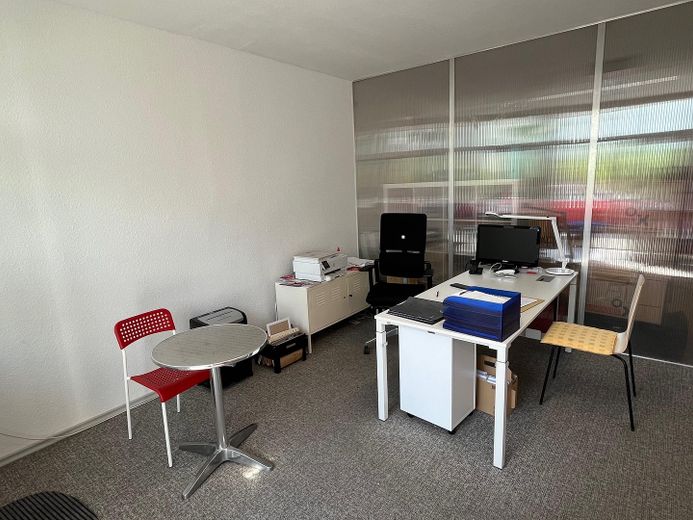Büro-/Ladenfläche