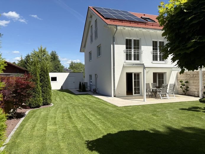 Am Waldrand - 5-Zi.-DHH | Bj. 2022 | 500 m² Grundstück – Doppelhaushälfte 