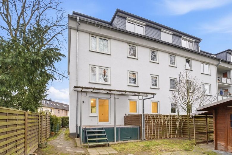 Seltene Gartenwohnung in Köln-Mülheim - 4 Zimmer, Terrasse, Balkon &amp; Carport – Gartenansicht