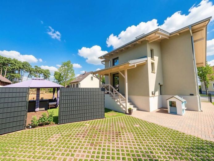 Completely renovated detached house in Tauer: Approx. 164 m² of comfortable living space with modern features – Photo 1