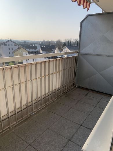 Helle 2-Zimmer-Wohnung in Hattersheim – kernsaniert, mit Balkon und Stellplatz – Balkon