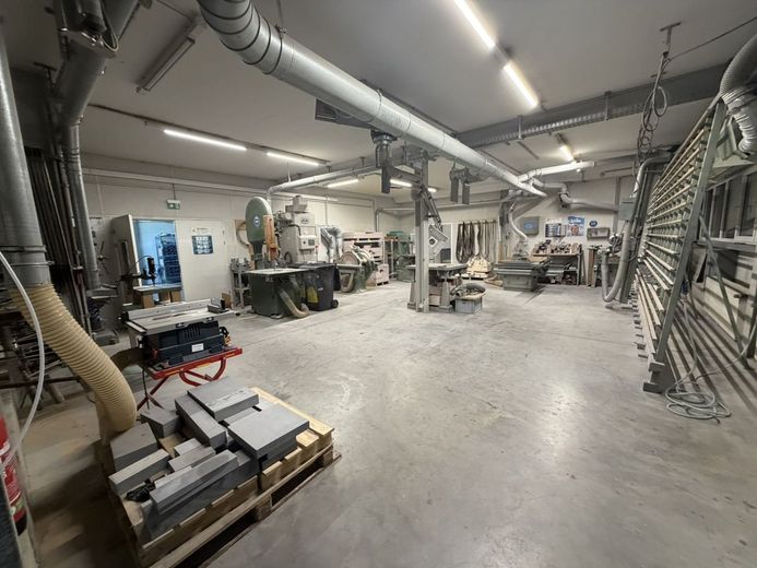 Gewerbeimobilie mit Büro- und Hallenflächen kurzfristig verfügbar – IMG_0231