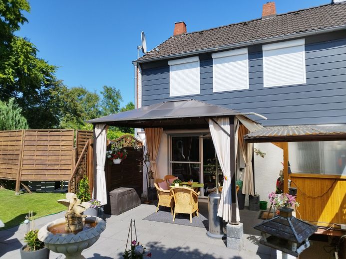Reihenendhaus mit 560 m2 Grundstück, Garage & Terrasse. Ideal für kleine Familien, Paare und Singles – Foto 1