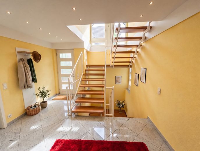From Private Owner: Individual Architect-Designed House with Gallery & Garden – Fürth – Photo 4