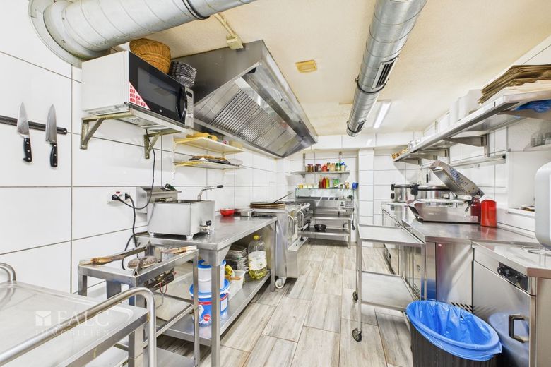 Renditestark! Mehrfamilienhaus / zwei Gewerbeeinheiten (Restaurant &amp; Imbiss) im Herzen der Villinger Altstadt – CAM04294G0-PR0028-STILL010