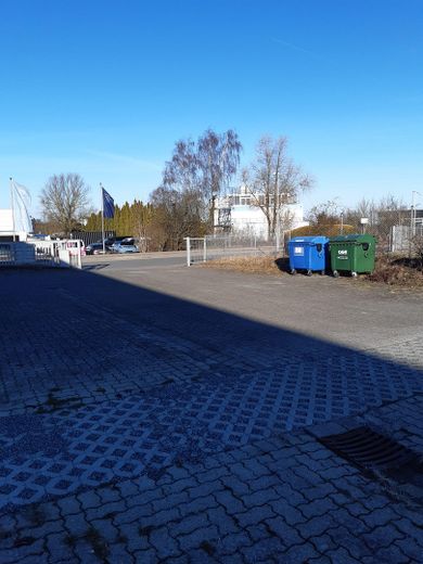 Halle 2 - Hofzufahrt