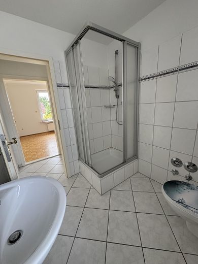 3 Zimmer. 2 Bäder. EBK. Balkon & Terrasse. Garage. Achim Uphusen – Foto 6