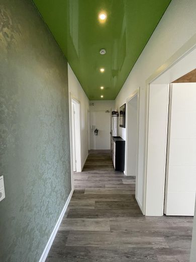 Klimatisierte und Vollständig renovierte Wohnung mit 3 Zimmern, Balkon und Einbauküche in Düsseldorf – Foto 9