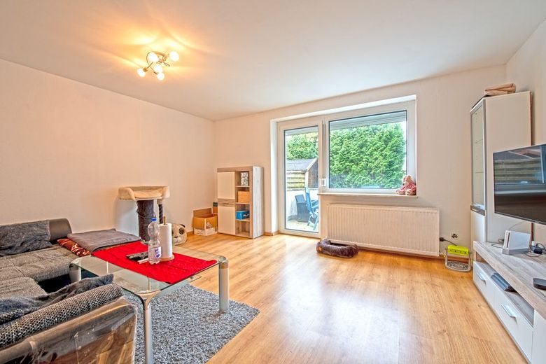 mit Zugang zur Terrasse